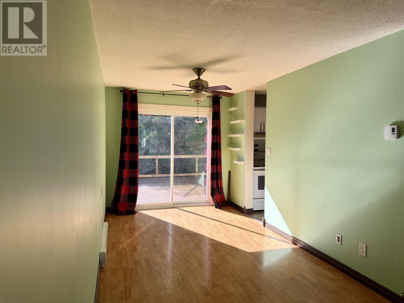 8 Feltz Rd, Elliot Lake, Ontario  P5A 3P9 - Photo 3 - SM262553