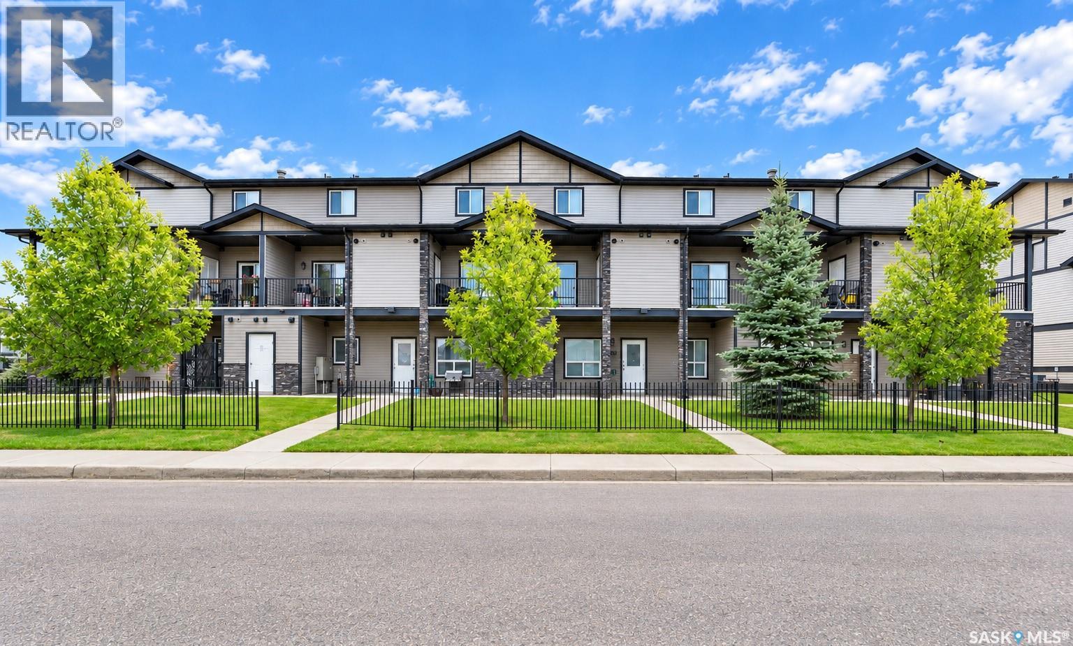 403 103 Klassen Crescent, Saskatoon, Saskatchewan  S7R 0G1 - Photo 1 - SK048468