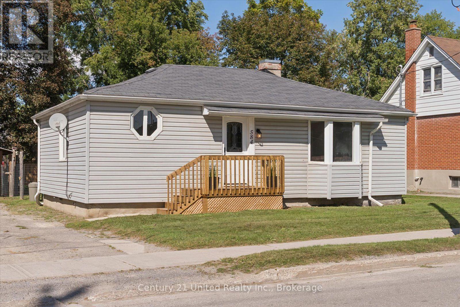 584 Wolfe Street, Peterborough, Ontario  K9J 2L8 - Photo 2 - X13791574
