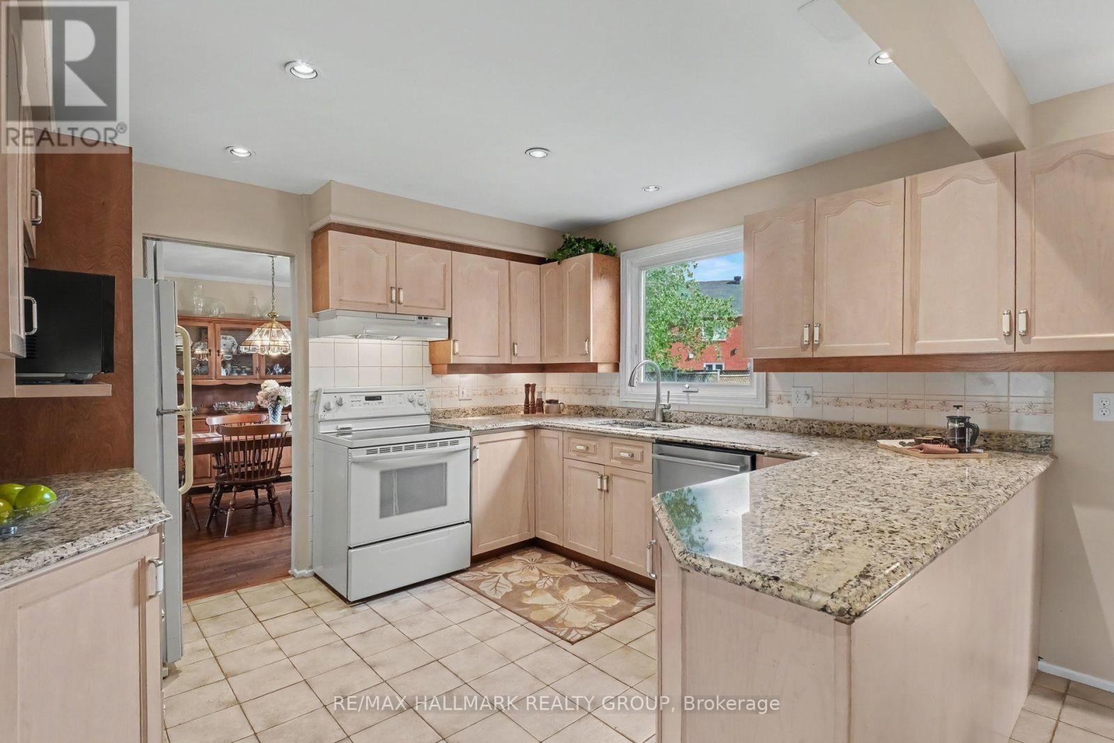 41 Denewood Crescent, Ottawa, Ontario  K2E 7G4 - Photo 4 - X13791456