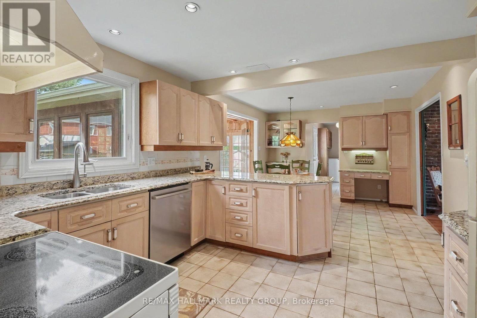 41 Denewood Crescent, Ottawa, Ontario  K2E 7G4 - Photo 5 - X13791456