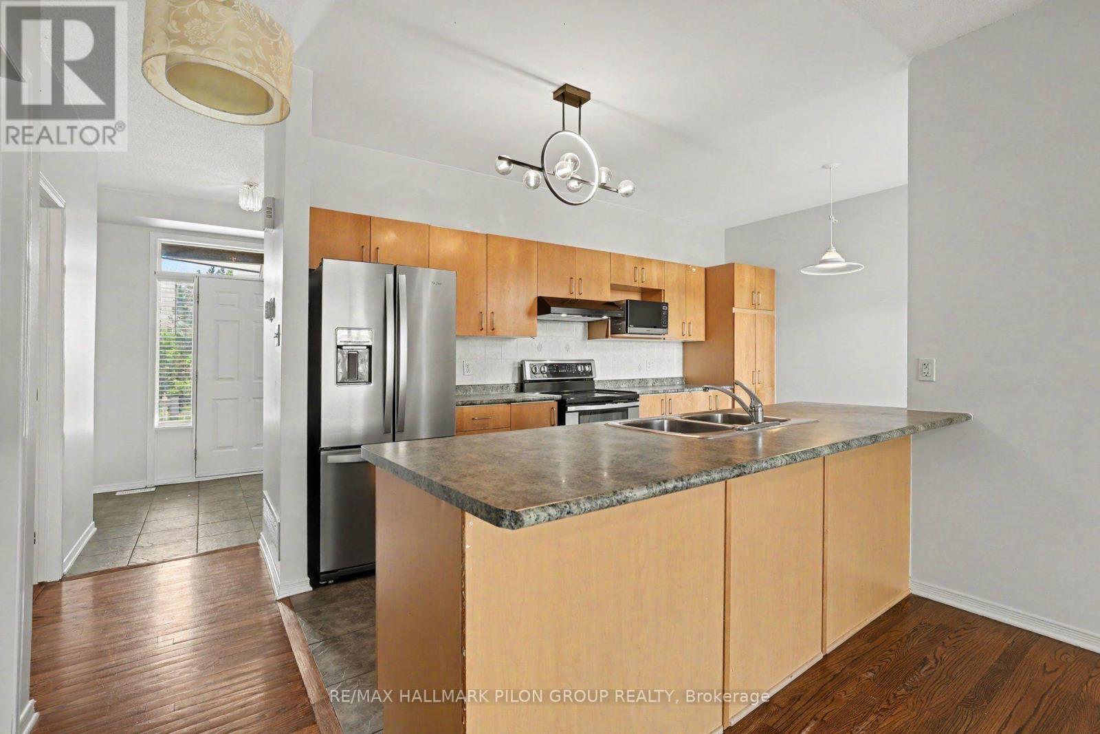 1395 Kitchener Avenue, Ottawa, Ontario  K1V 2A3 - Photo 6 - X13791494
