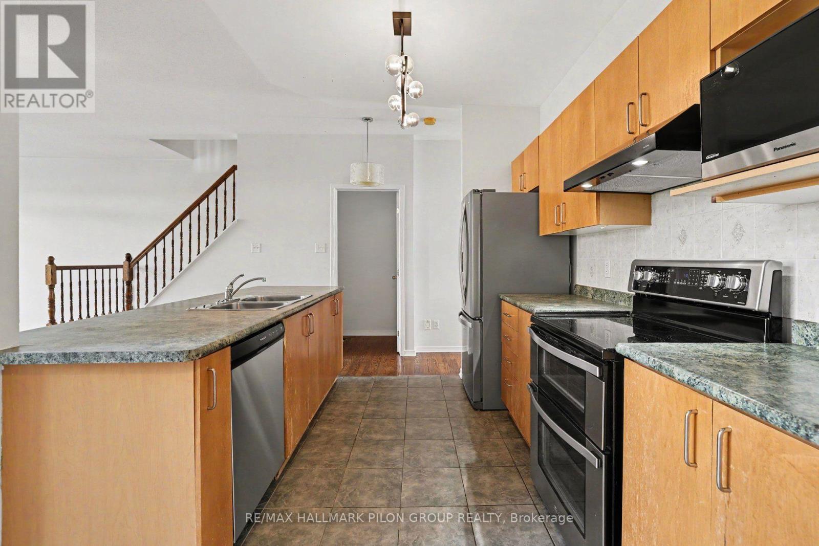 1395 Kitchener Avenue, Ottawa, Ontario  K1V 2A3 - Photo 8 - X13791494