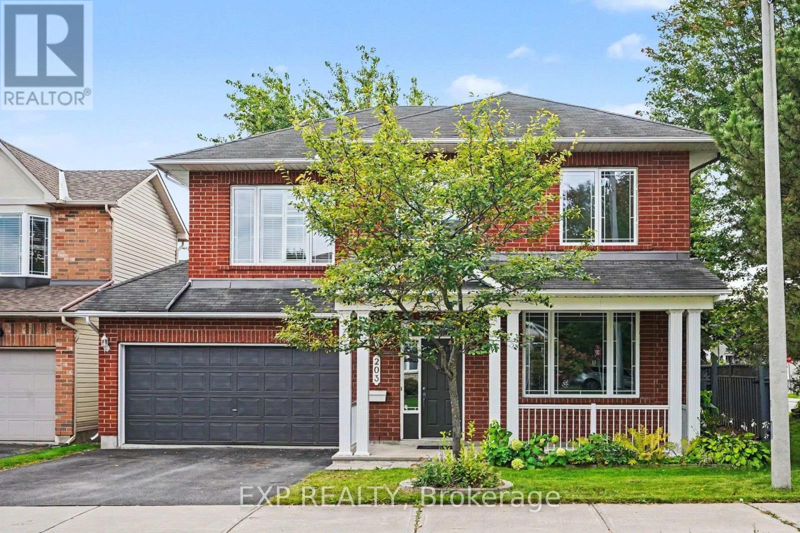 203 Harbour View Street, Ottawa, Ontario  K2G 7B2 - Photo 2 - X13791506
