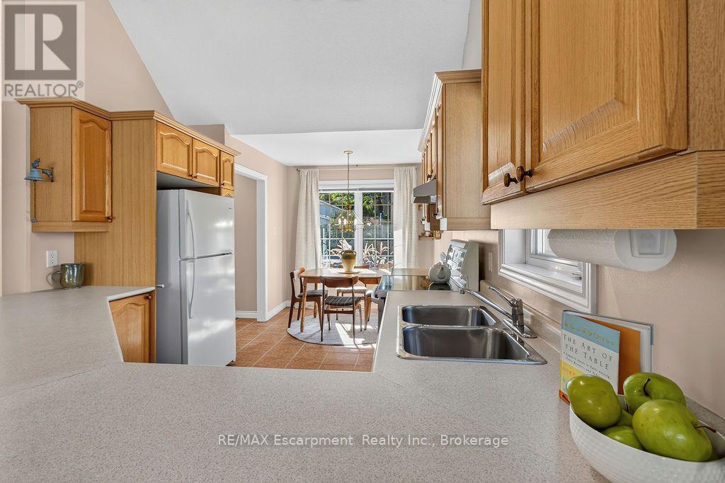 1175 Bellview Crescent, Burlington, Ontario  L7S 1C9 - Photo 10 - W13791526