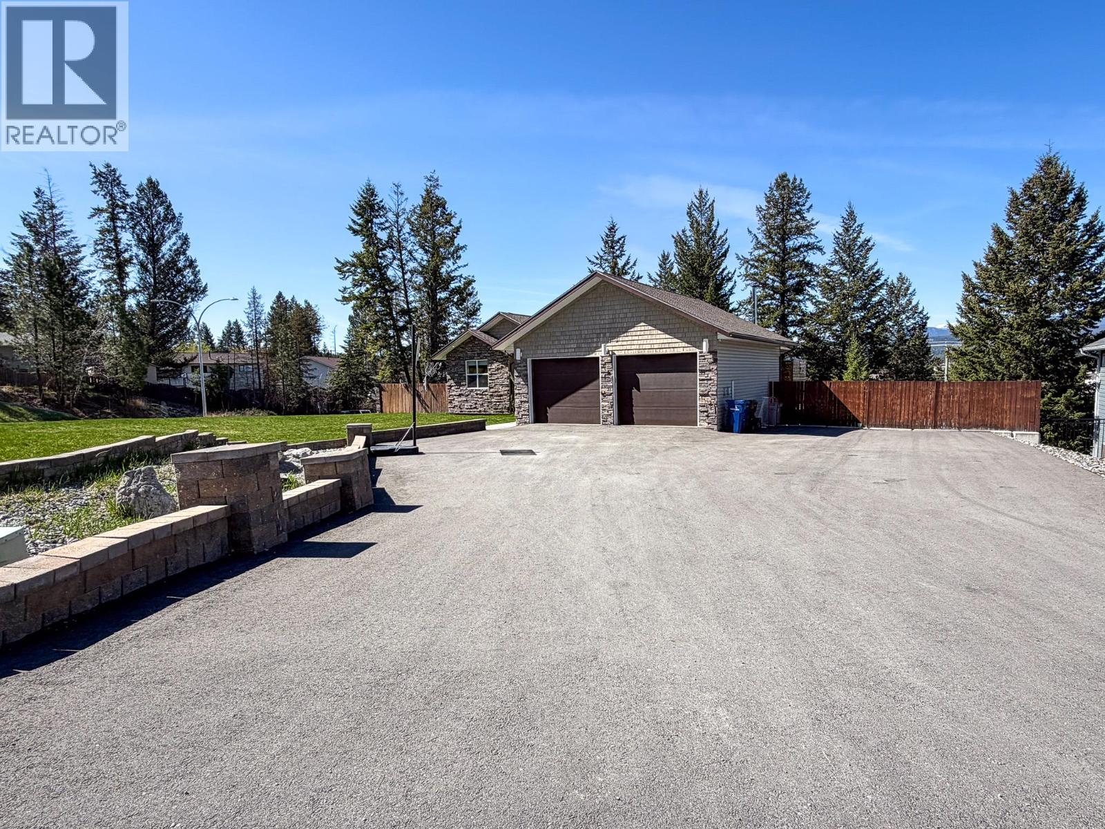 3013 Mount Royal Drive N, Cranbrook, British Columbia V1C 5R8 - Photo 2 - 10401012