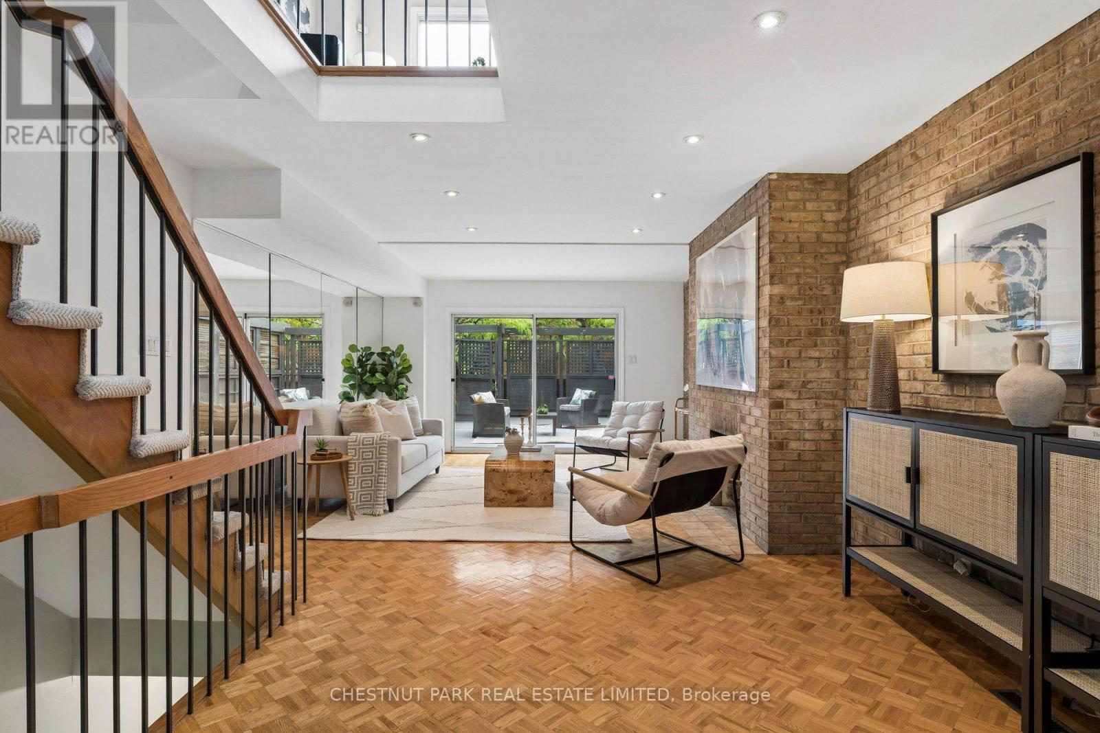 76 Alcorn Avenue, Toronto, Ontario  M4V 1E4 - Photo 2 - C13791654