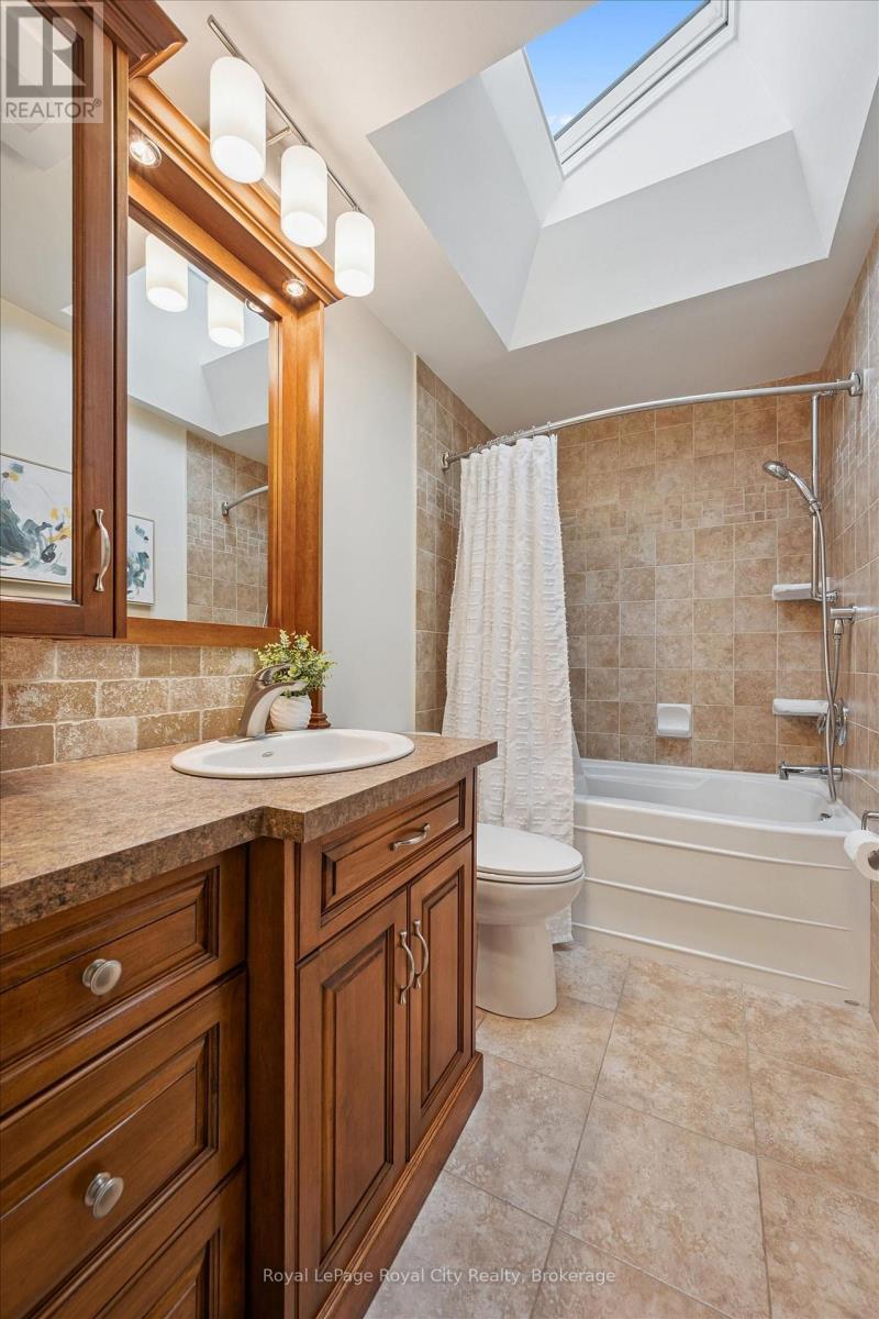 32 Thornhill Drive, Guelph, Ontario  N1H 8B6 - Photo 17 - X13791370