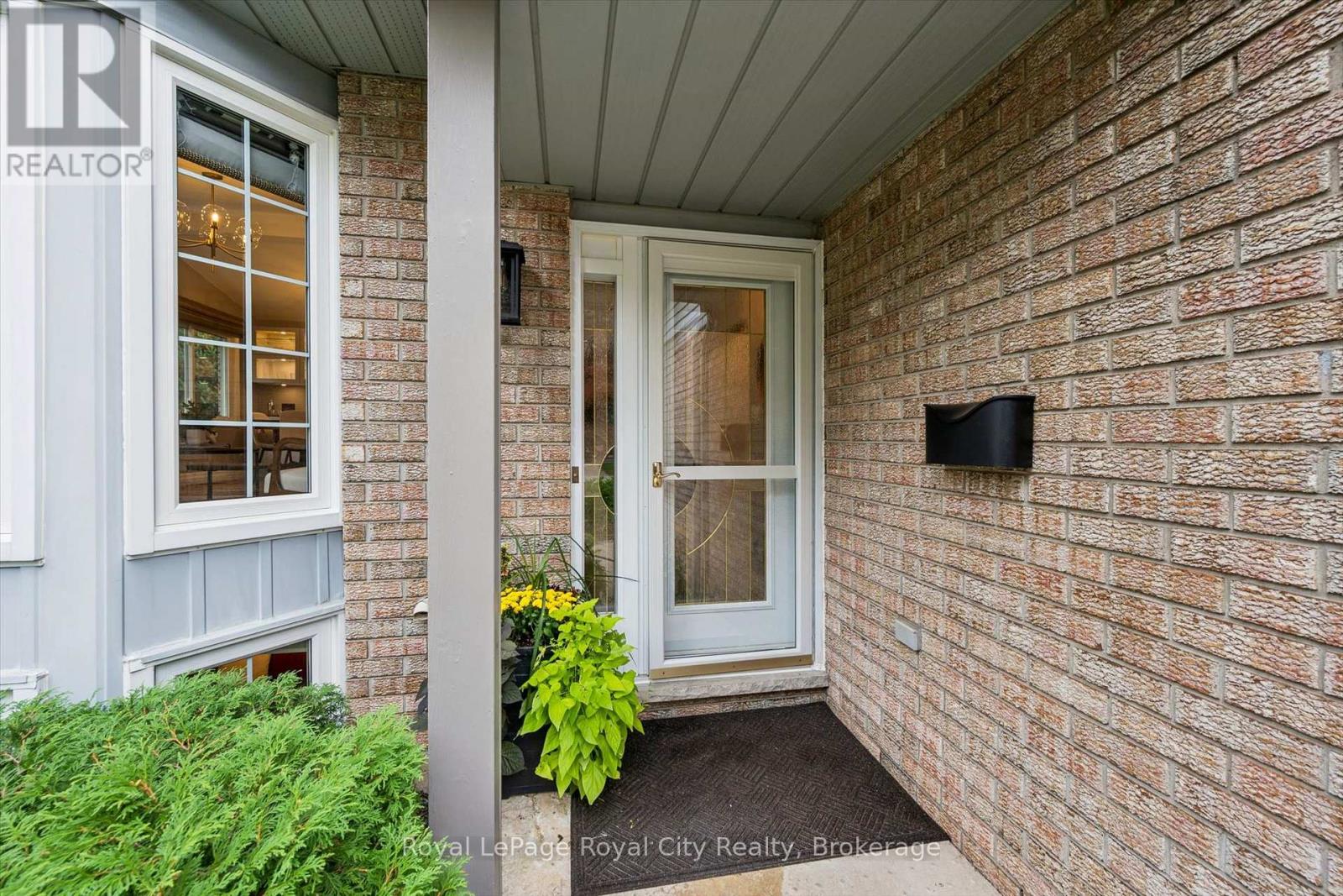 32 Thornhill Drive, Guelph, Ontario  N1H 8B6 - Photo 3 - X13791370