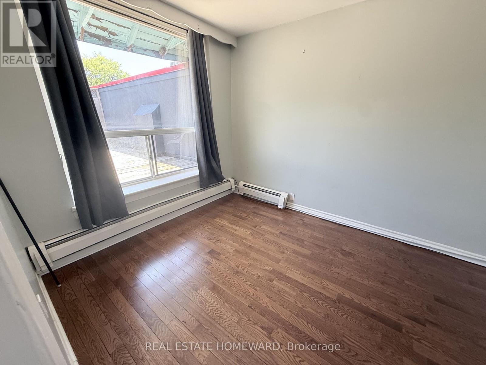Apt 2 - 611 Danforth Avenue, Toronto, Ontario  M4K 1R2 - Photo 3 - E13791406