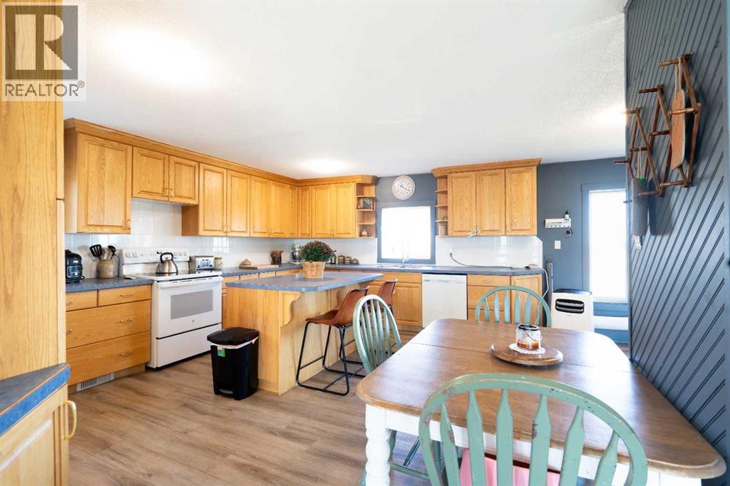 340044 Range Road 215, Rural Starland County, Alberta  T0M 2C0 - Photo 33 - A2343099