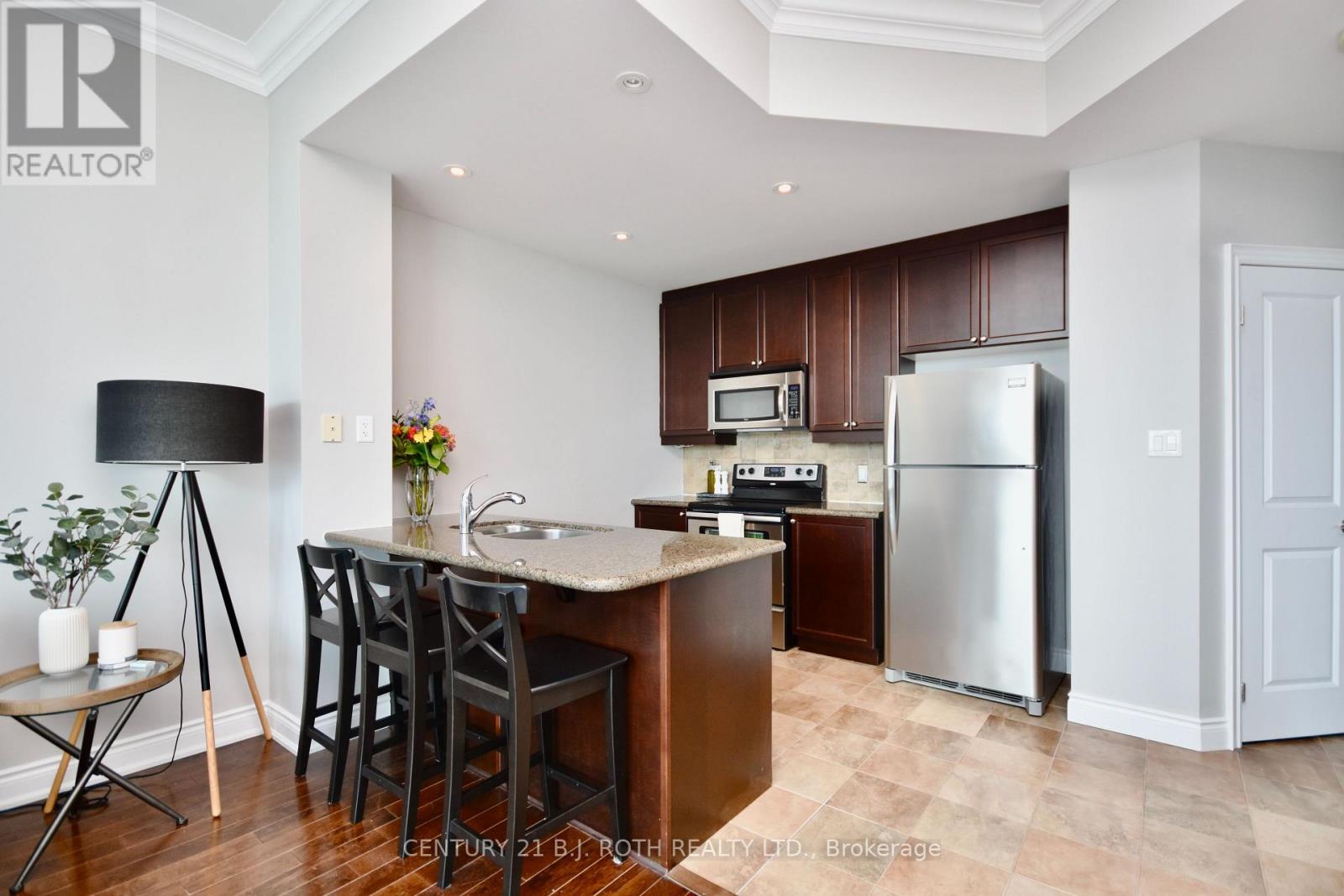 Ph11 - 37 Ellen Street, Barrie (City Centre), Ontario  L4N 6G2 - Photo 3 - S13791586