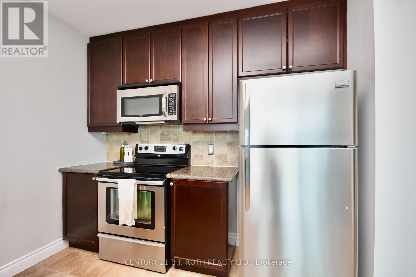 Ph11 - 37 Ellen Street, Barrie (City Centre), Ontario  L4N 6G2 - Photo 5 - S13791586