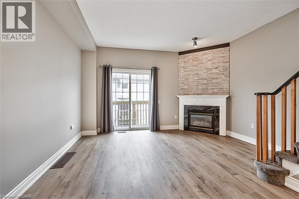 5080 Fairview Street Unit# 5, Burlington, Ontario  L7L 7E9 - Photo 3 - 40863394
