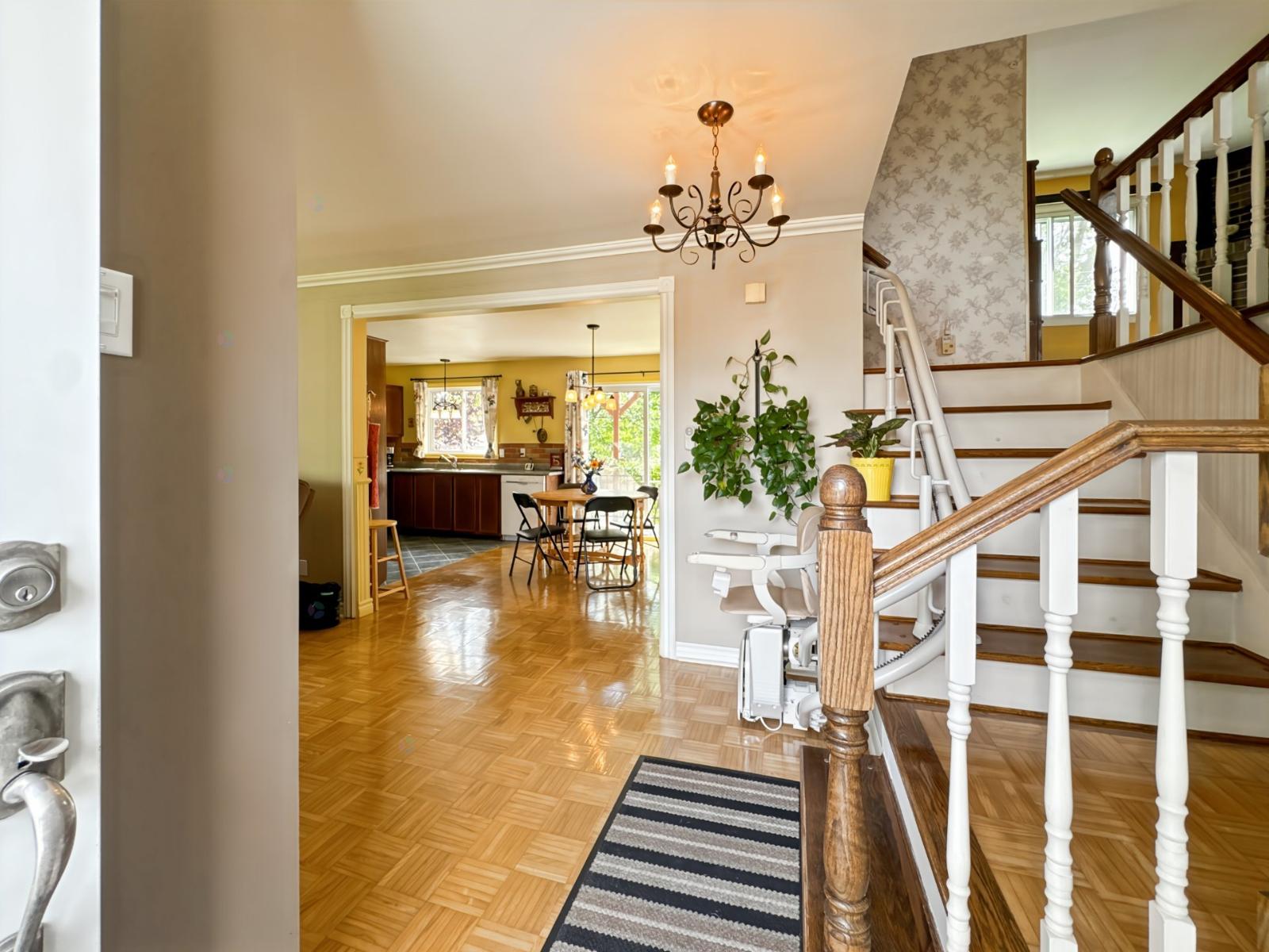 1305 Rue Beauharnois Longueuil (Le Vieux-Longueuil) Quebec Canada J4M1S4 4