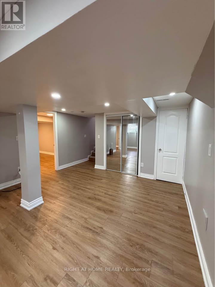 2468 Hensall Street, Mississauga, Ontario  L5A 2T2 - Photo 12 - W13791326