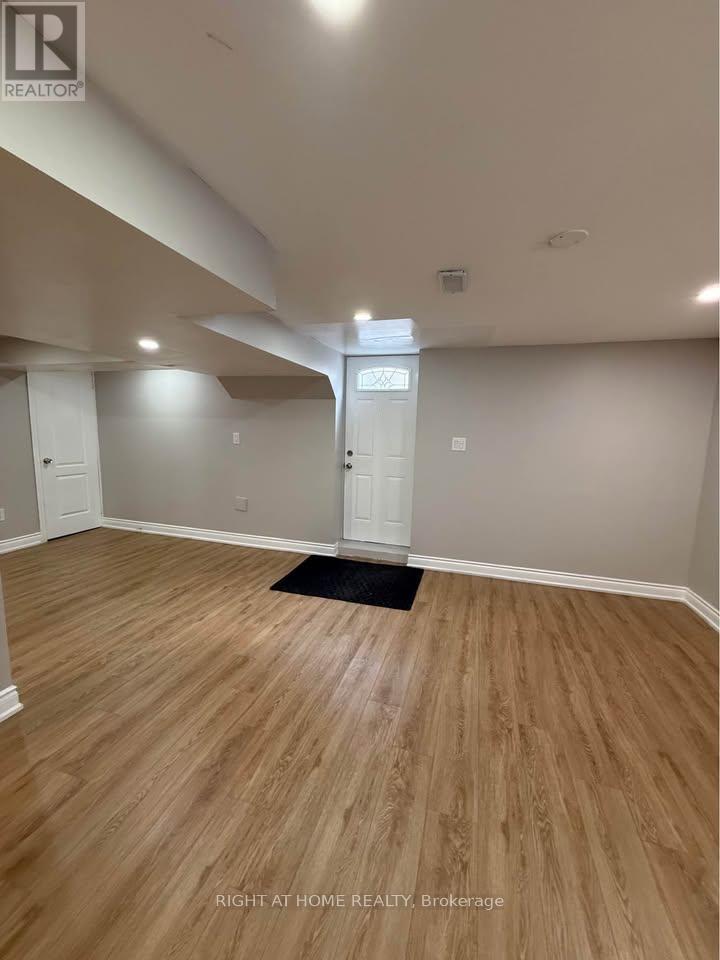 2468 Hensall Street, Mississauga, Ontario  L5A 2T2 - Photo 14 - W13791326