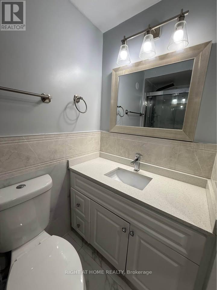 2468 Hensall Street, Mississauga, Ontario  L5A 2T2 - Photo 15 - W13791326