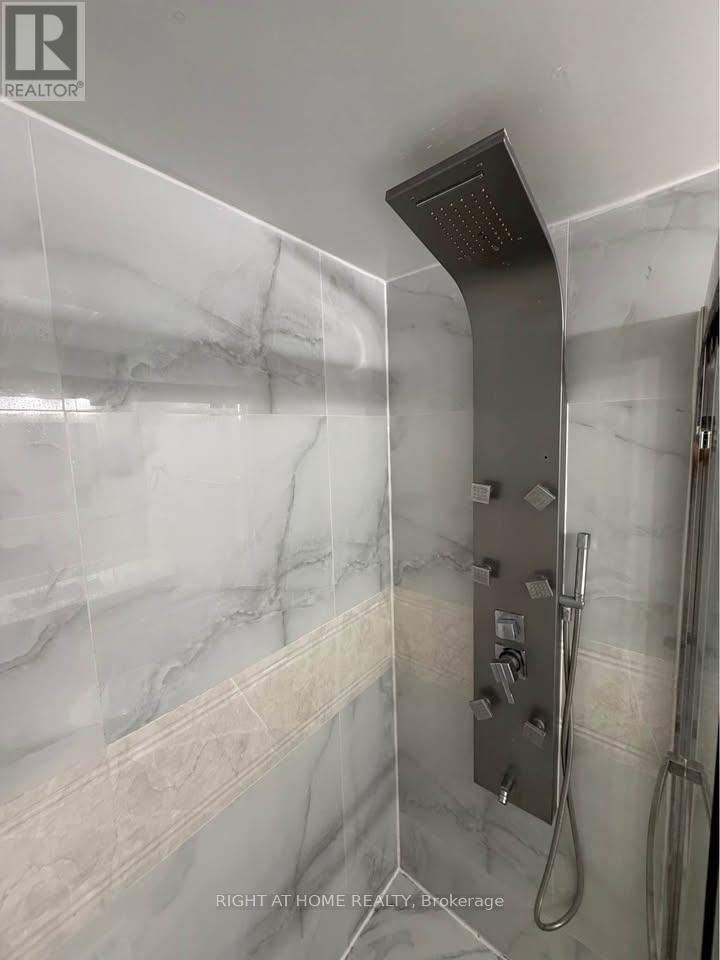 2468 Hensall Street, Mississauga, Ontario  L5A 2T2 - Photo 16 - W13791326