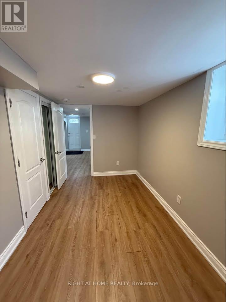 2468 Hensall Street, Mississauga, Ontario  L5A 2T2 - Photo 9 - W13791326