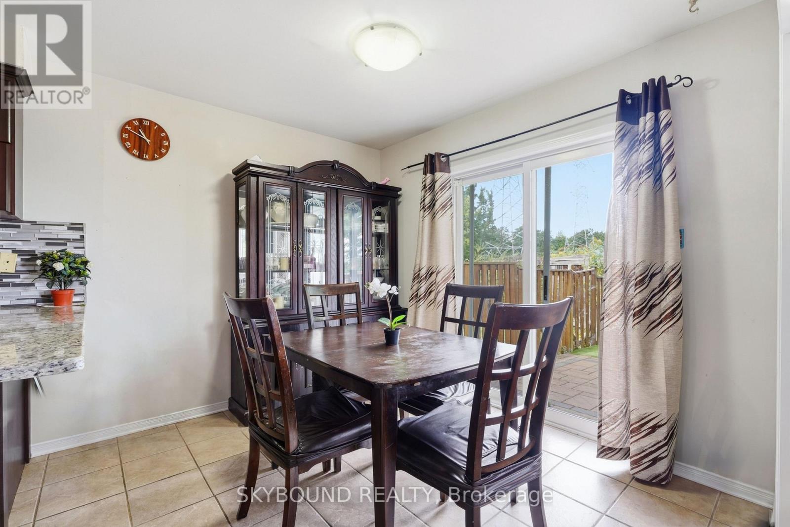 7419 Magistrate Terrace, Mississauga, Ontario  L5W 1K9 - Photo 12 - W13791336