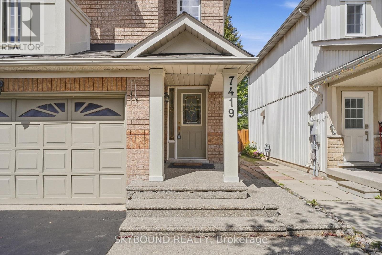 7419 Magistrate Terrace, Mississauga, Ontario  L5W 1K9 - Photo 4 - W13791336