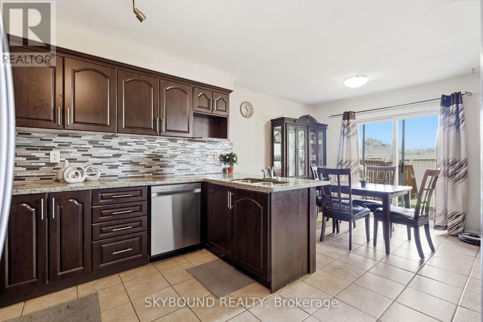 7419 Magistrate Terrace, Mississauga, Ontario  L5W 1K9 - Photo 8 - W13791336