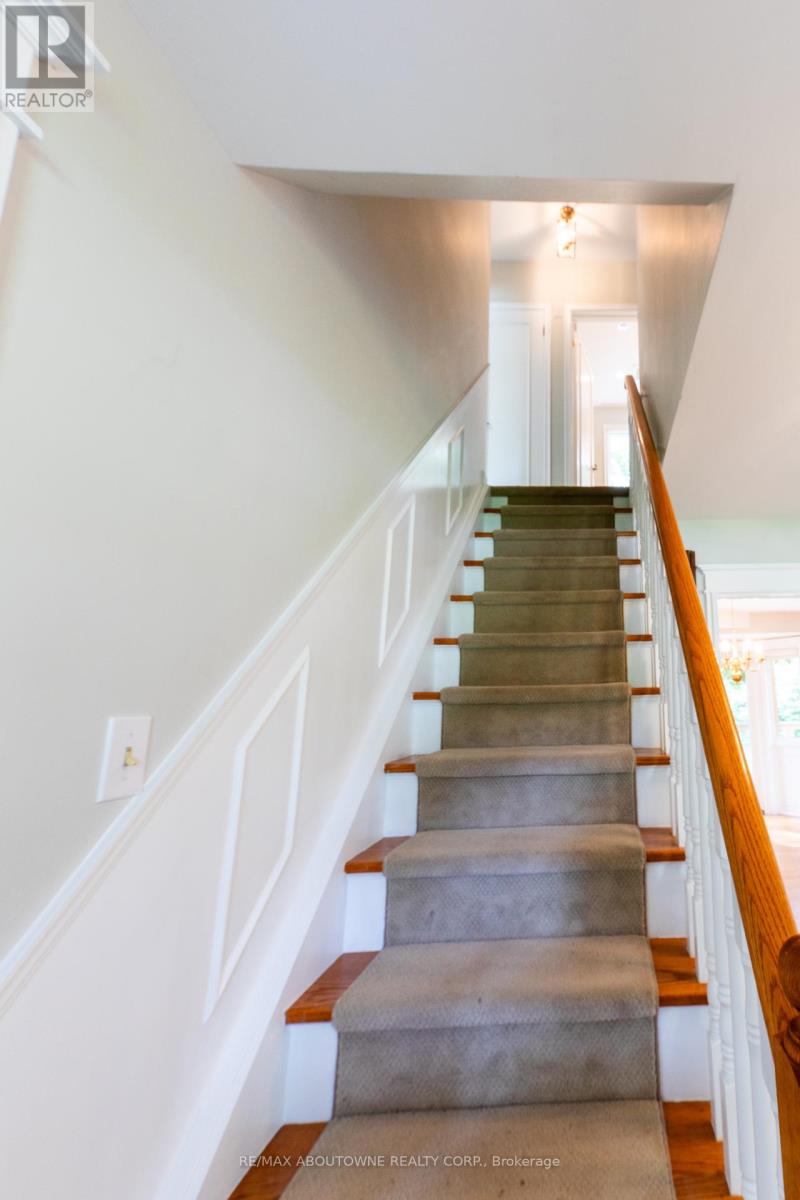 1290 Braeside Drive, Oakville, Ontario  L6J 2A4 - Photo 17 - W13791354