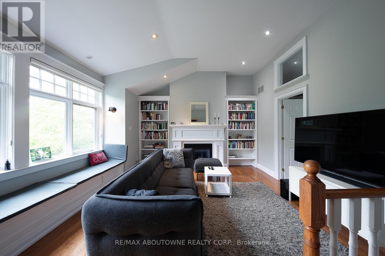1290 Braeside Drive, Oakville, Ontario  L6J 2A4 - Photo 20 - W13791354