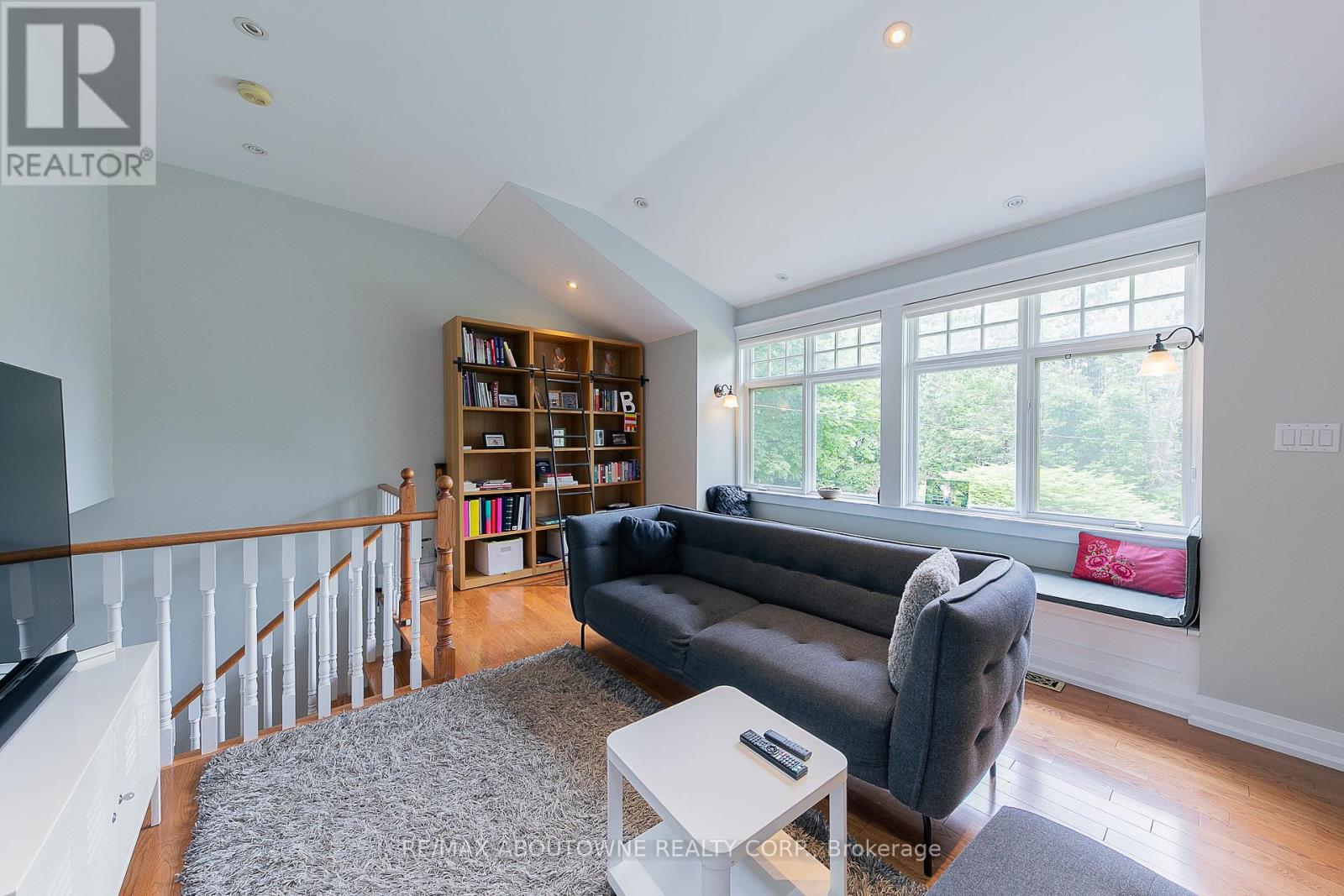 1290 Braeside Drive, Oakville, Ontario  L6J 2A4 - Photo 21 - W13791354