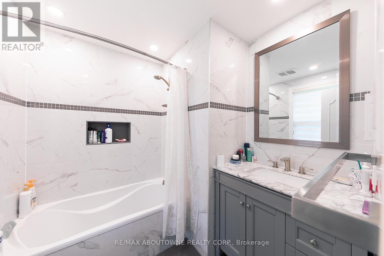 1290 Braeside Drive, Oakville, Ontario  L6J 2A4 - Photo 25 - W13791354