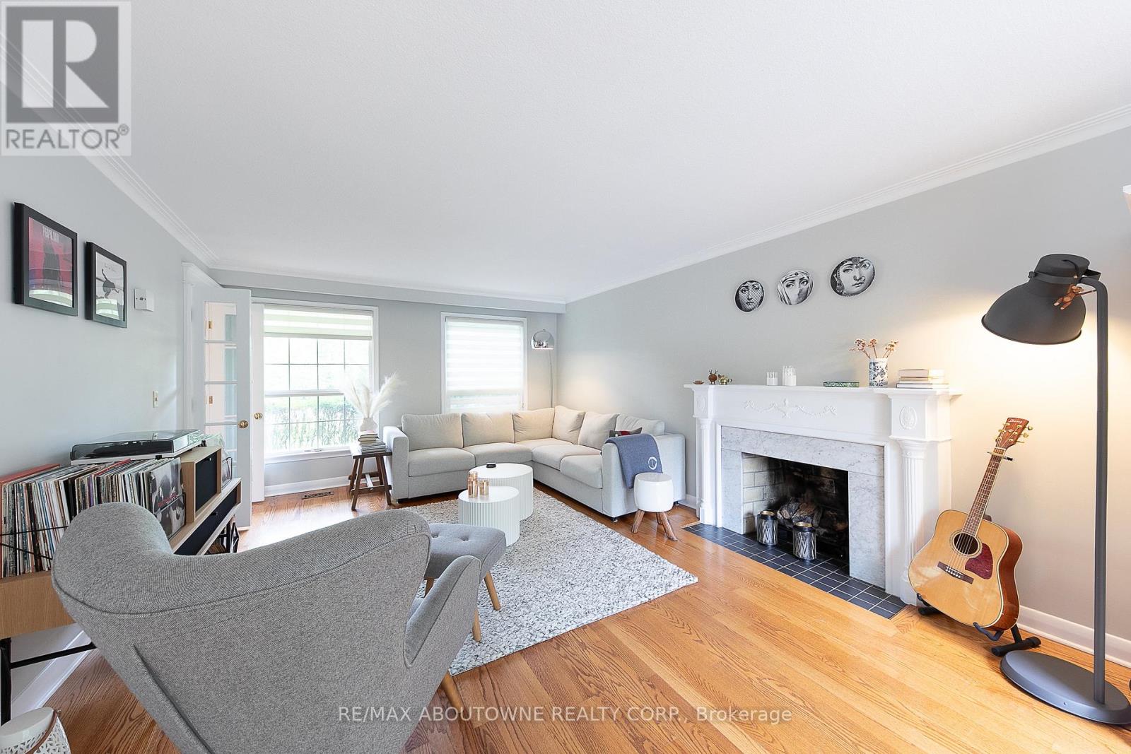 1290 Braeside Drive, Oakville, Ontario  L6J 2A4 - Photo 8 - W13791354