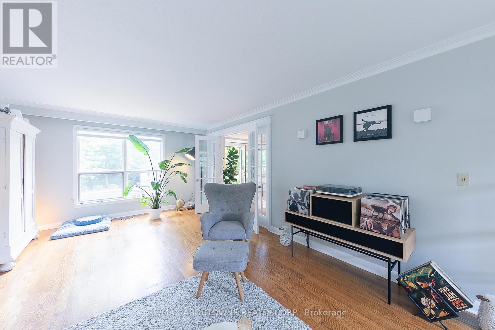 1290 Braeside Drive, Oakville, Ontario  L6J 2A4 - Photo 9 - W13791354