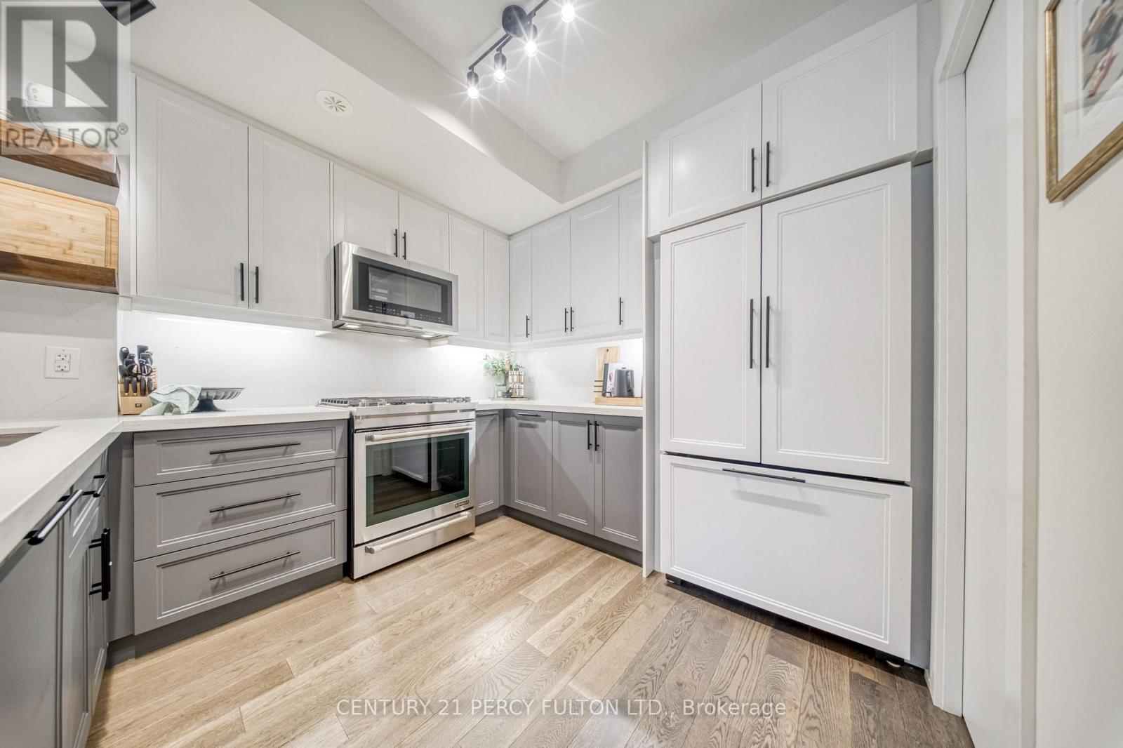 20 - 26 Ernest Avenue, Toronto, Ontario  M6P 3L8 - Photo 8 - W13791394