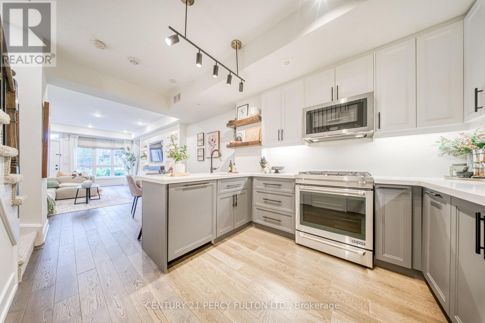 20 - 26 Ernest Avenue, Toronto, Ontario  M6P 3L8 - Photo 9 - W13791394