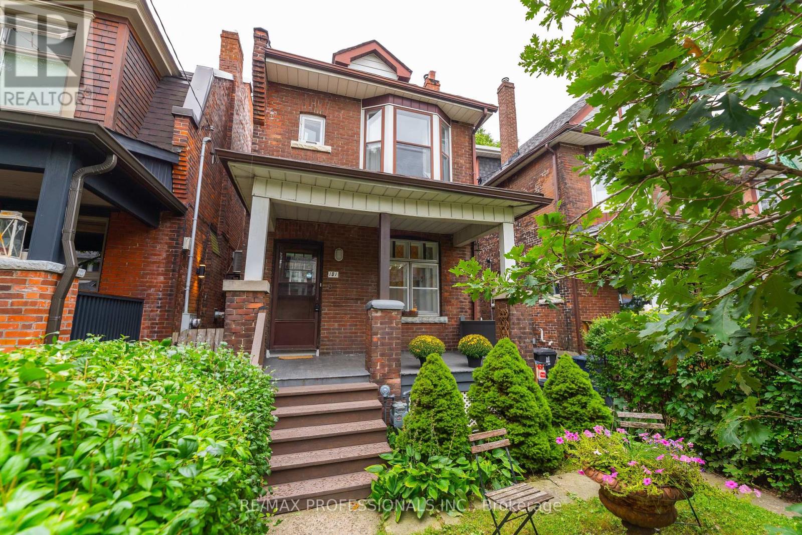 181 GARDEN AVENUE, Toronto, Ontario