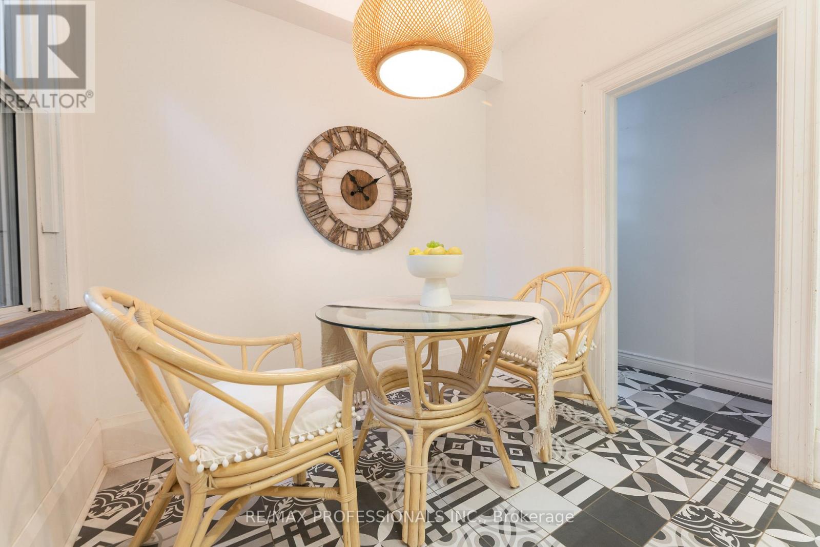 181 Garden Avenue, Toronto, Ontario  M6R 1H8 - Photo 13 - W13791452