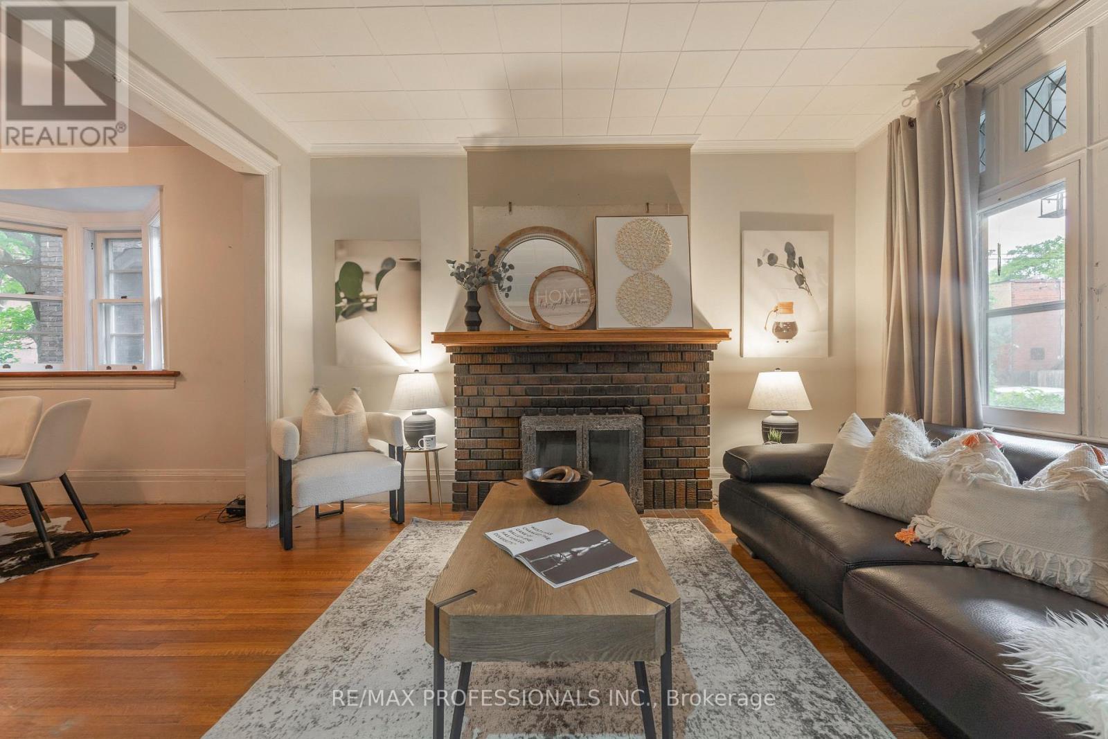 181 Garden Avenue, Toronto, Ontario  M6R 1H8 - Photo 2 - W13791452