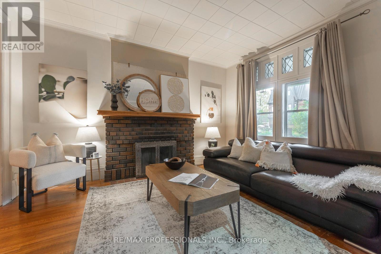 181 Garden Avenue, Toronto, Ontario  M6R 1H8 - Photo 3 - W13791452