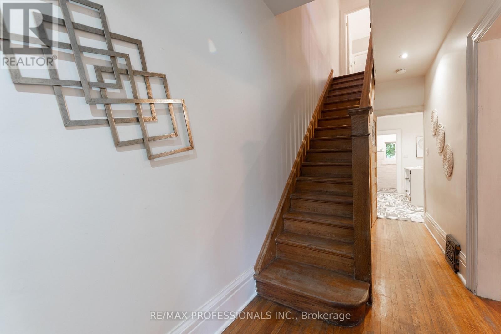 181 Garden Avenue, Toronto, Ontario  M6R 1H8 - Photo 7 - W13791452