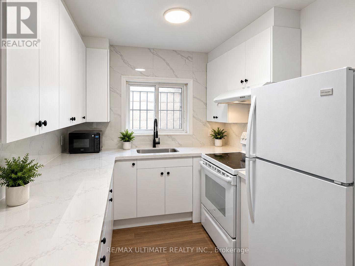 3073 Bloor Street W, Toronto, Ontario  M8X 1C7 - Photo 13 - W13791462