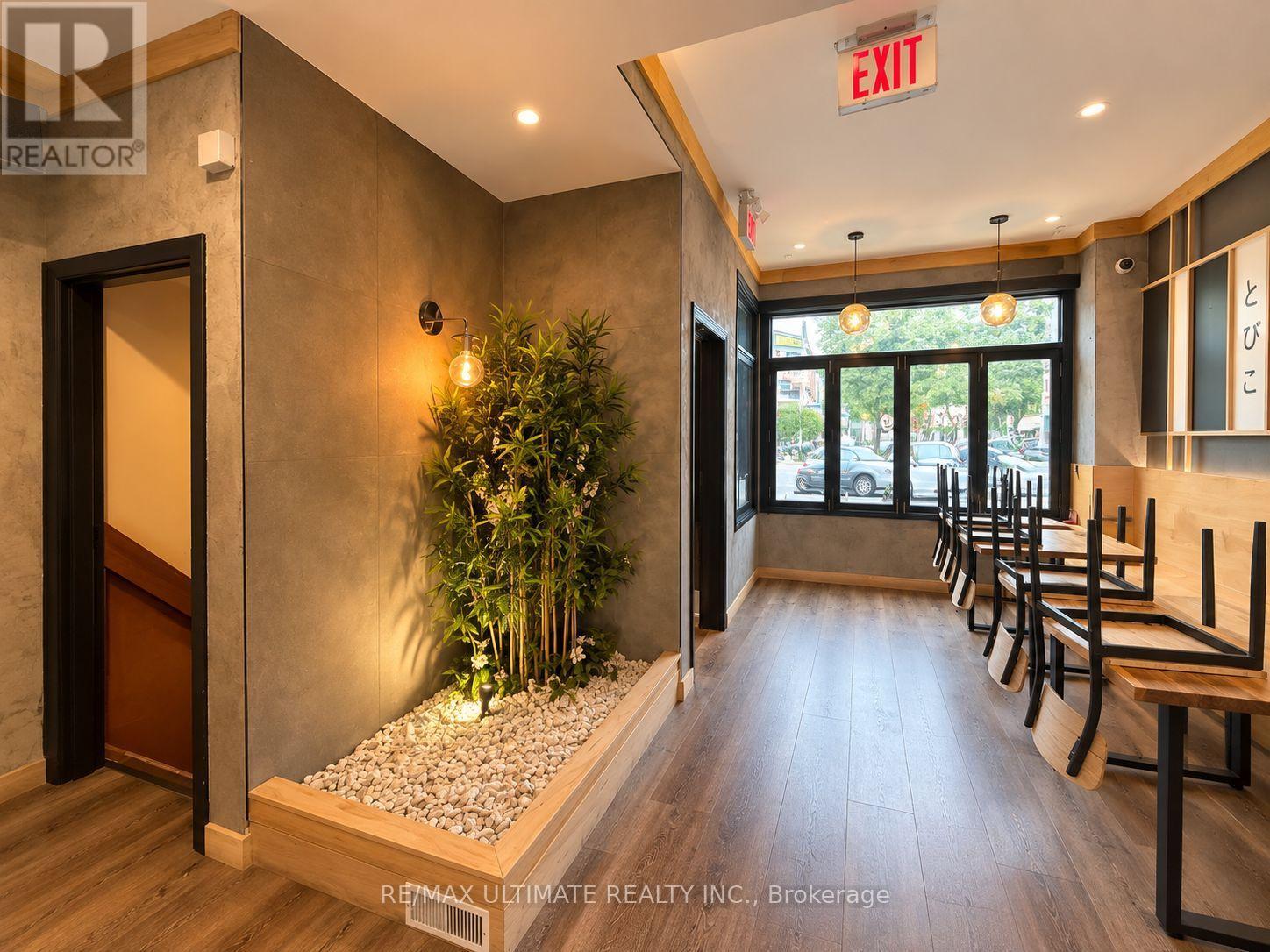 3073 Bloor Street W, Toronto, Ontario  M8X 1C7 - Photo 3 - W13791462