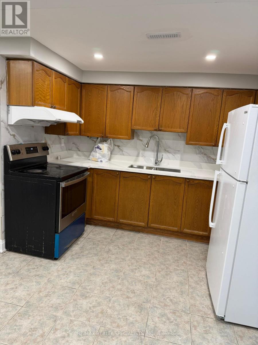 19 Mannel (Basement) Crescent, Brampton, Ontario  L6Y 5E2 - Photo 11 - W13791488