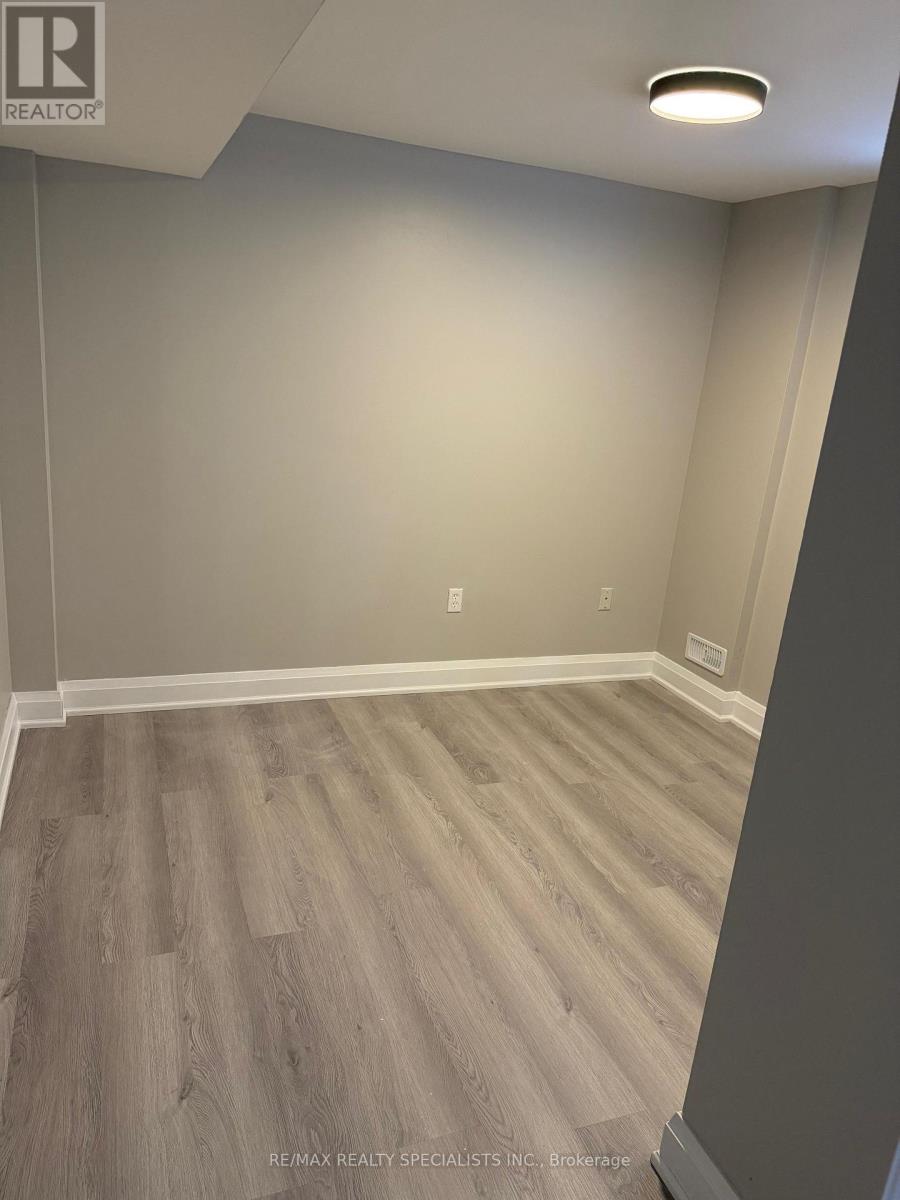 19 Mannel (Basement) Crescent, Brampton, Ontario  L6Y 5E2 - Photo 15 - W13791488