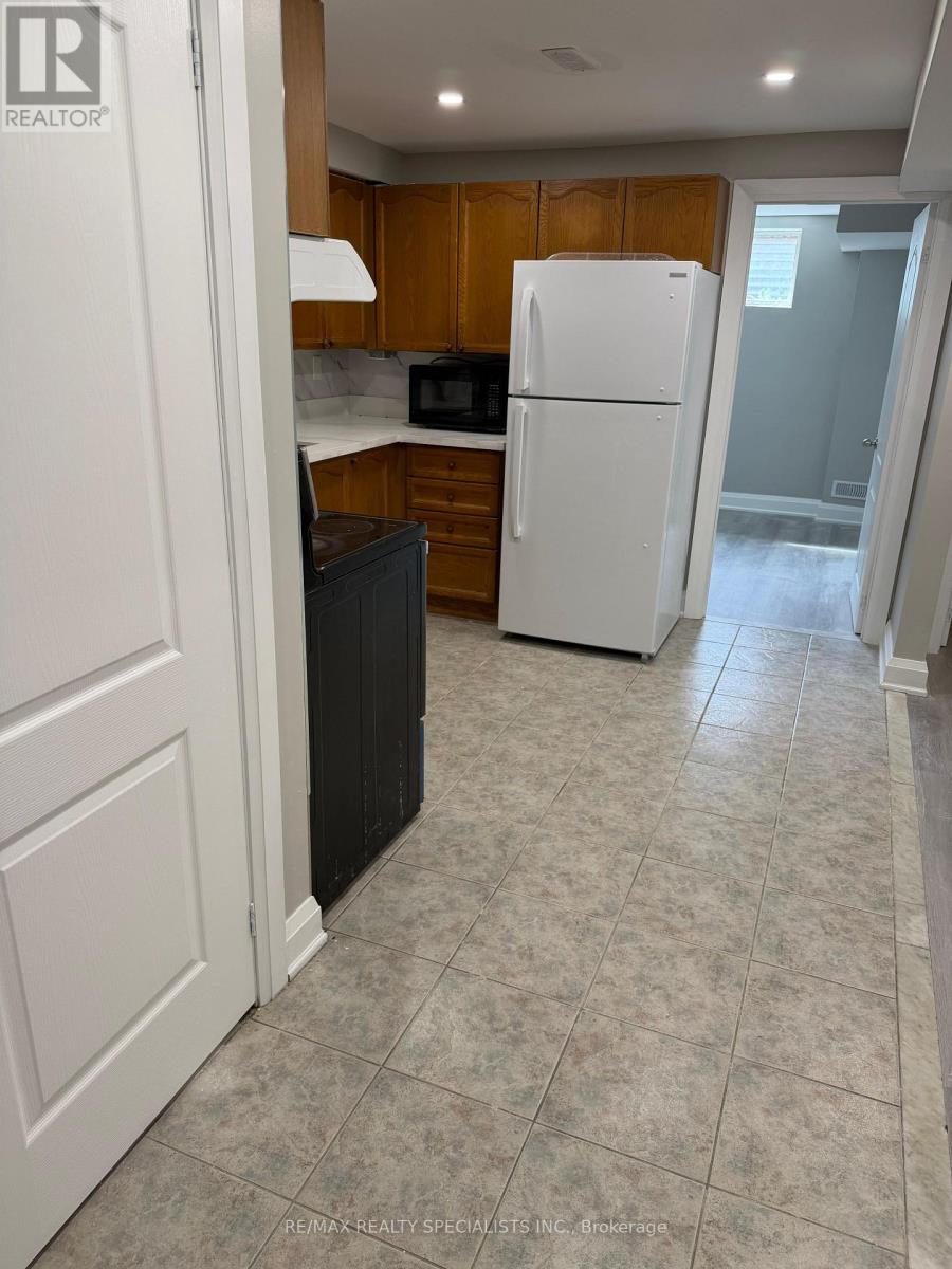 19 Mannel (Basement) Crescent, Brampton, Ontario  L6Y 5E2 - Photo 7 - W13791488