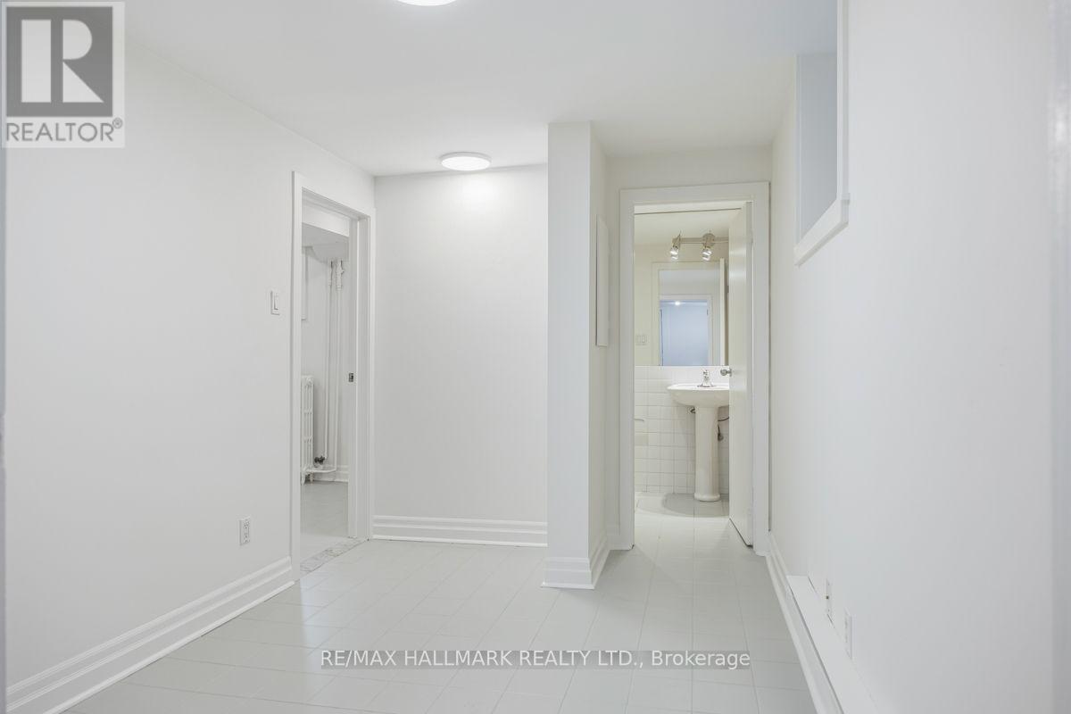Lower - 483 Parkside Drive, Toronto, Ontario  M6R 2Z9 - Photo 12 - W13791504