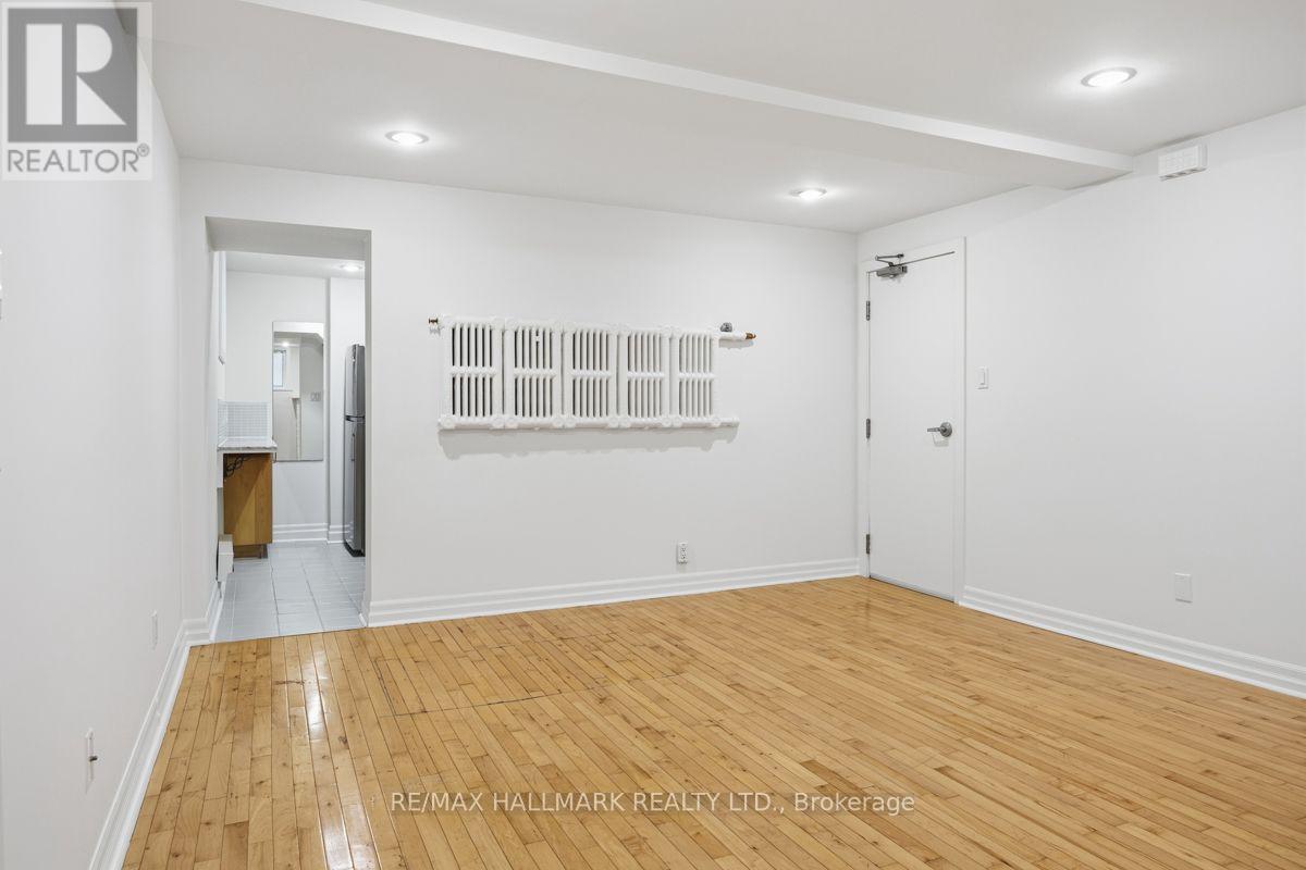 Lower - 483 Parkside Drive, Toronto, Ontario  M6R 2Z9 - Photo 7 - W13791504