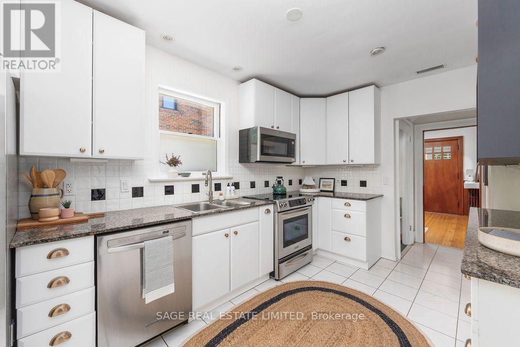 90 Methuen Avenue, Toronto, Ontario  M6S 1Z9 - Photo 13 - W13791592