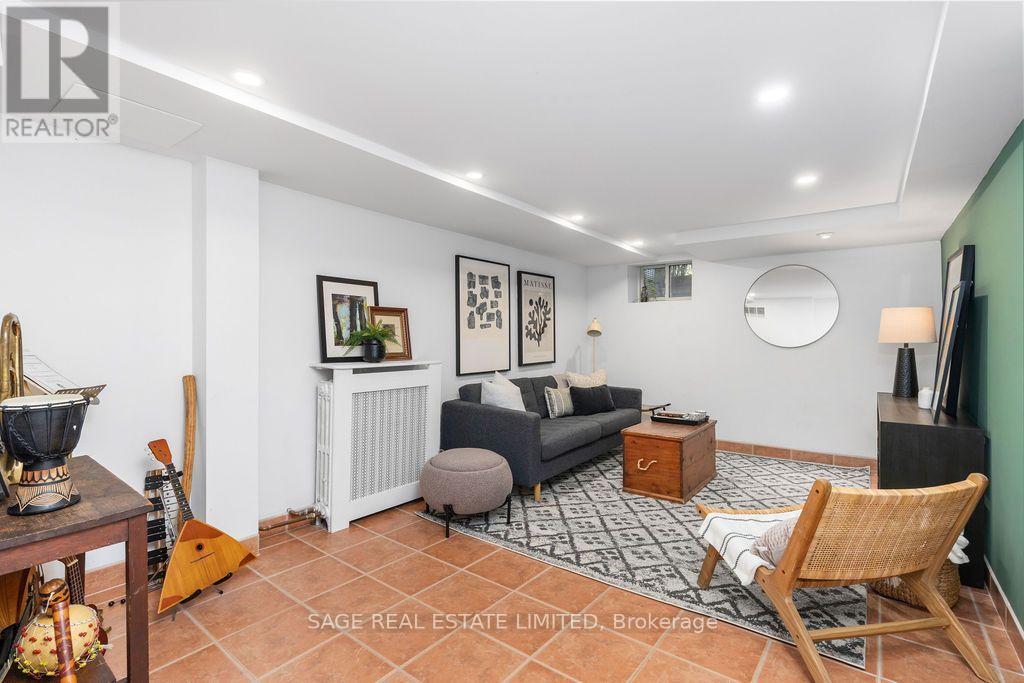 90 Methuen Avenue, Toronto, Ontario  M6S 1Z9 - Photo 25 - W13791592