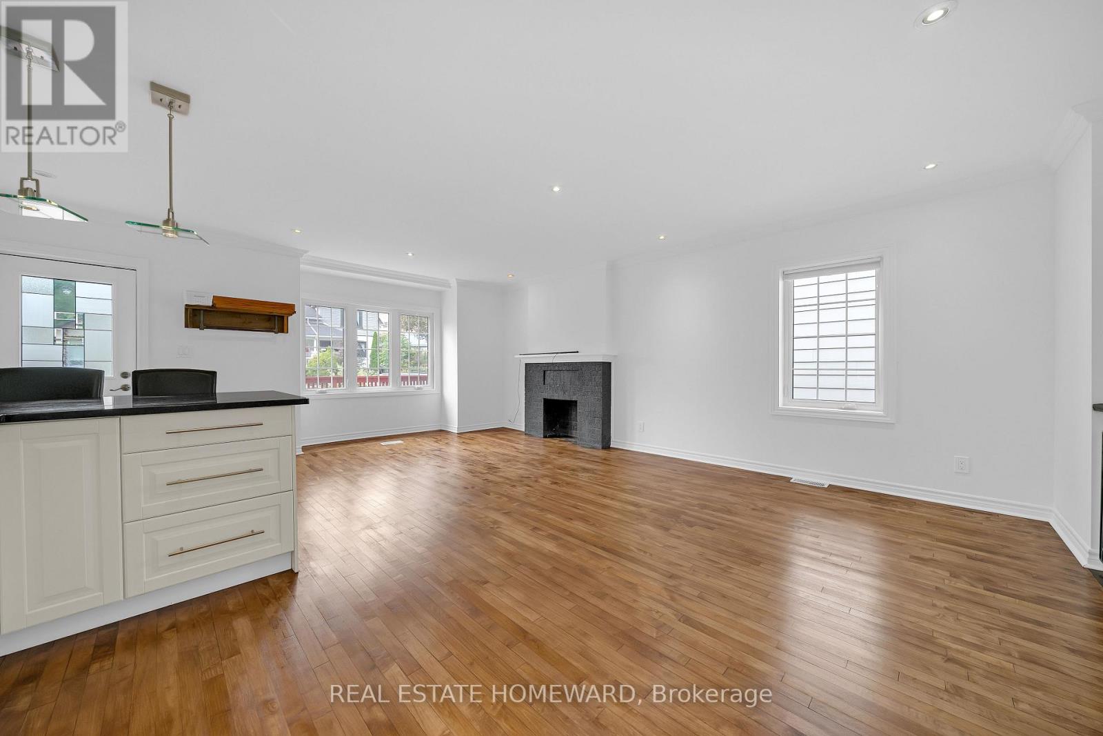 57 Valhalla Boulevard, Toronto, Ontario  M1N 3B4 - Photo 5 - E13789880